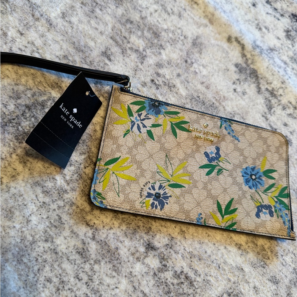 NWT Kate Spade Floral Wristlet